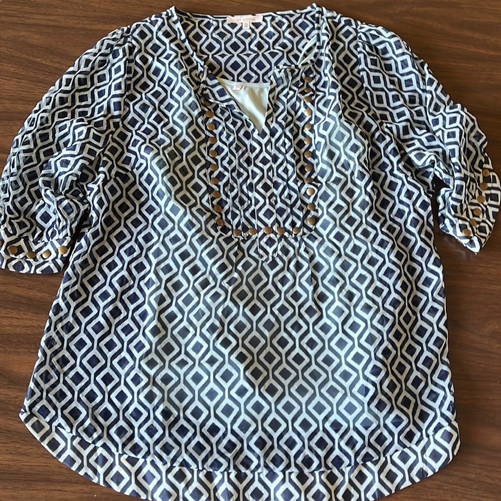 Woman’s dress shirt.